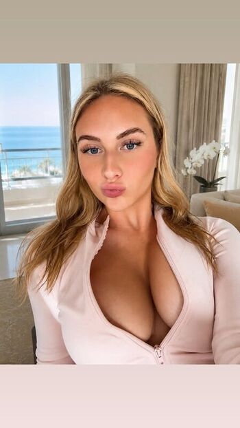Full leaked Joyleeee private photo