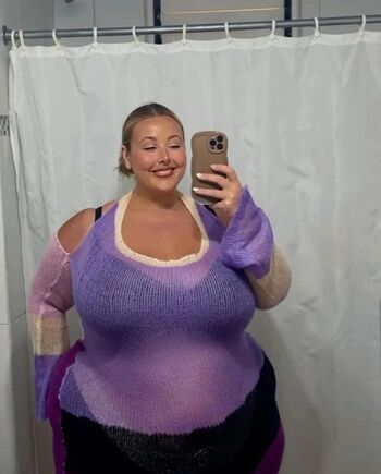 Full leaked Juiceefruitee page private photo