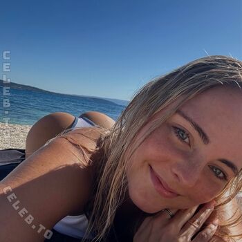 Full leaked Julia private photo