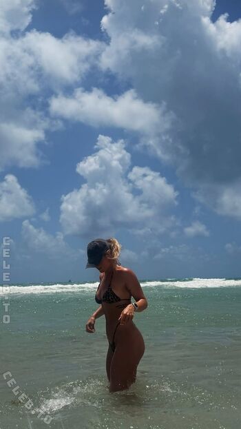 Full leaked Julia private photo