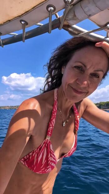 Full leaked Julia bradbury private photo