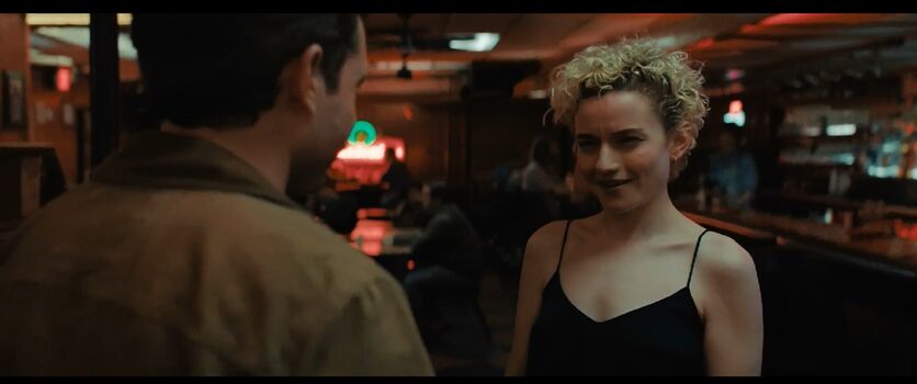 Full leaked Julia garner private photo