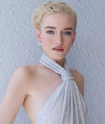 Full leaked Julia garner private photo