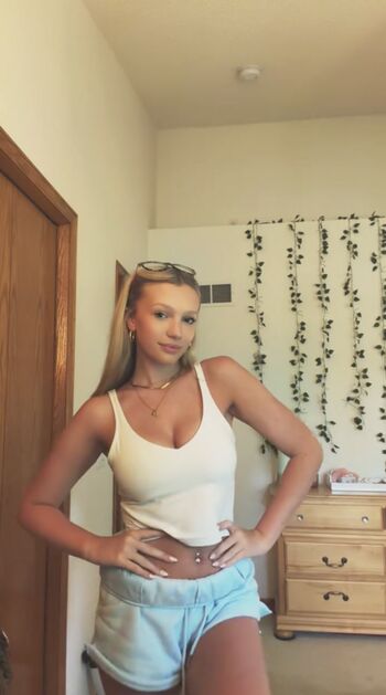 Full leaked Julia larson private photo