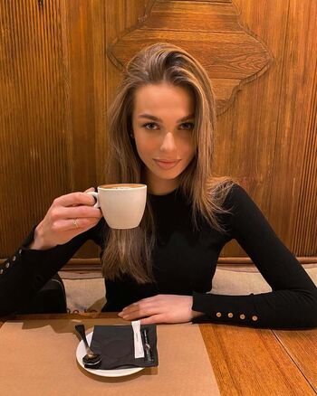 Full leaked Julia surys private photo