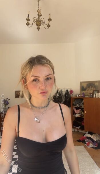 Full leaked Julia wulf private photo