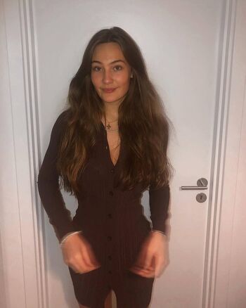 Full leaked Julie boye private photo