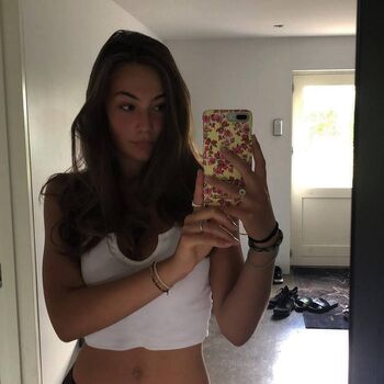 Full leaked Julie boye private photo