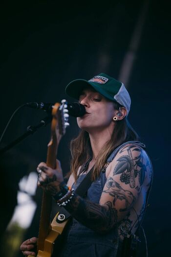 Full leaked Julien baker private photo
