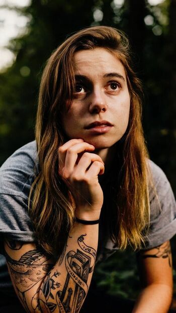 Full leaked Julien baker private photo