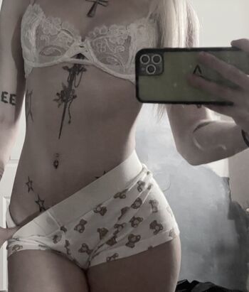 Full leaked Juliesanerr private photo
