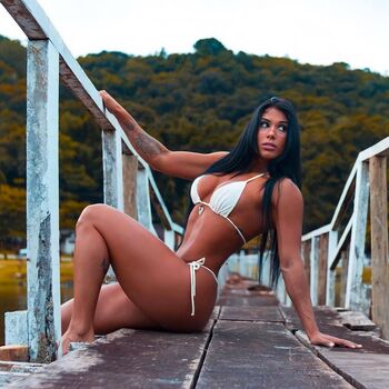 Jully Oliveira