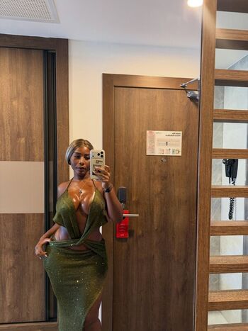 Full leaked Julybubbles private photo