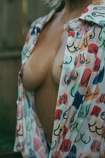 Full leaked Julz implied private photo