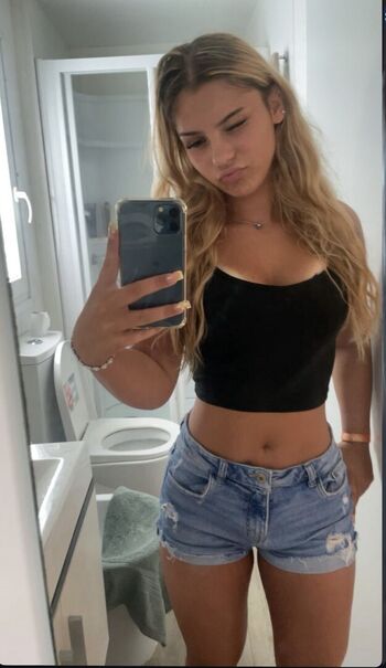Full leaked Junepersyn private photo