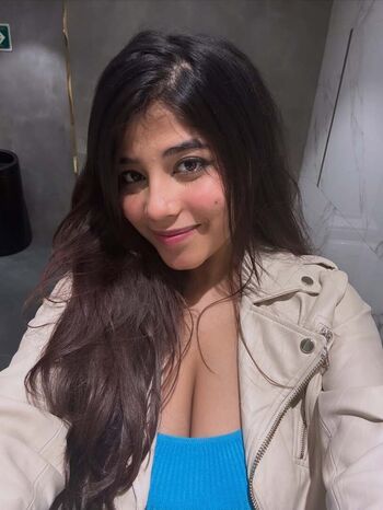 Full leaked Justbeingkayra private photo