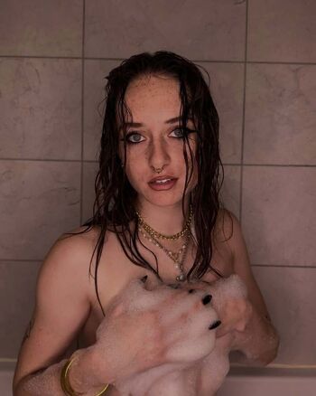 Full leaked Justemmamoooon private photo