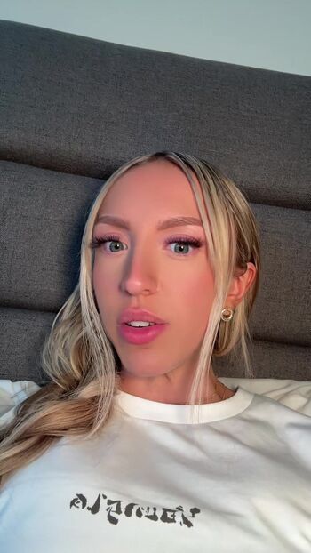 Full leaked Justpeechi private photo