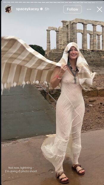 Full leaked Kacey musgraves private photo