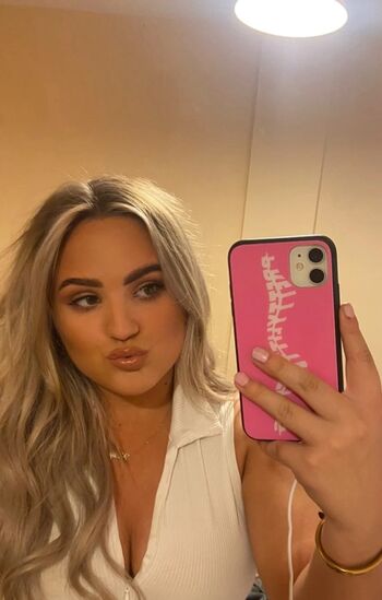 Full leaked Kaceymusgraves page private photo