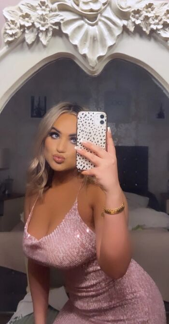 Full leaked Kaceymusgraves page private photo