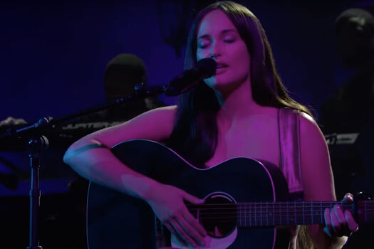 Full leaked Kaceymusgraves page private photo