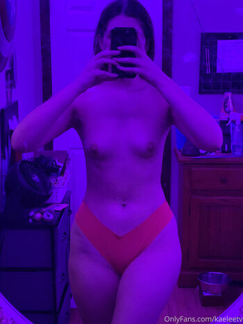 Full leaked Kaeleeetv private photo
