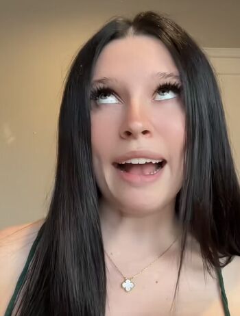 Full leaked Kaelyn private photo
