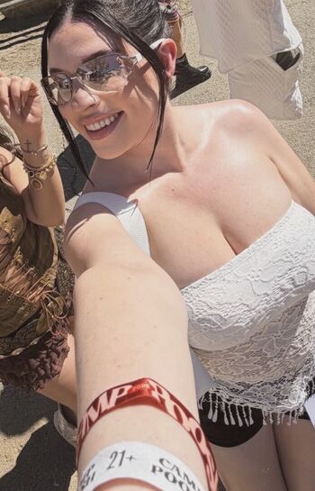 Full leaked Kaelyn private photo