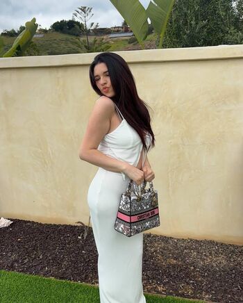 Full leaked Kaelyn private photo