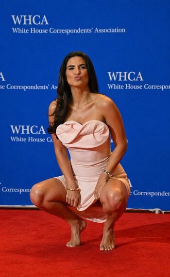 Full leaked Kaitlan collins private photo