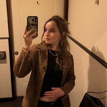 Full leaked Kaitlyn dever private photo