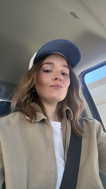 Full leaked Kaitlyn dever private photo