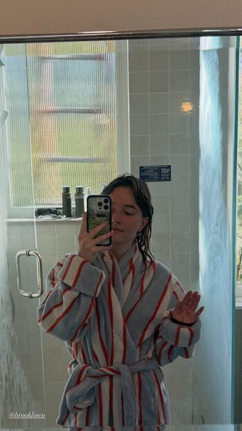 Full leaked Kaitlyn dever private photo