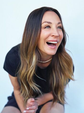 Full leaked Kaley cuoco private photo
