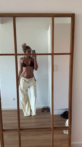 Full leaked Kamilla due page private photo