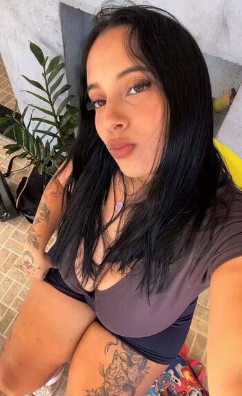 Full leaked Uma cholak private photo