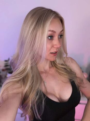 Full leaked Kandyland private photo