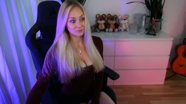 Full leaked Kandyland private photo