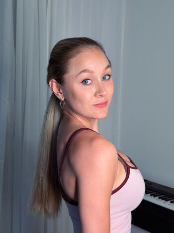 Full leaked Kandyland private photo
