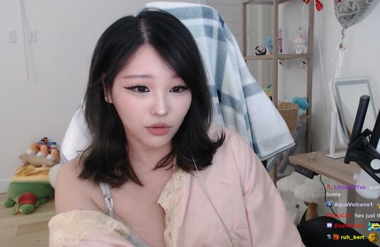 Full leaked Kang hee yoon page private photo
