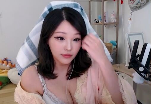 Full leaked Kang hee yoon page private photo