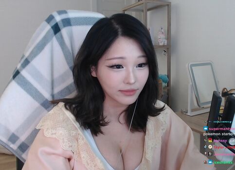 Kang Hee Yoon