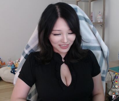 Kang Hee Yoon