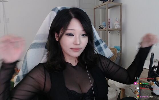 Kang Hee Yoon