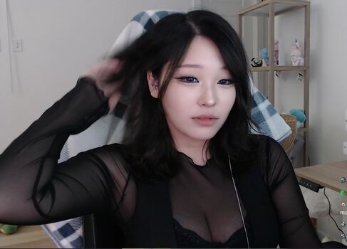 Kang Hee Yoon