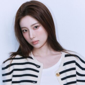 Full leaked Kang hyewon private photo