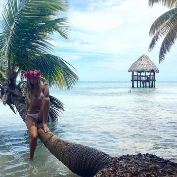 Full leaked Kara del toro page private photo