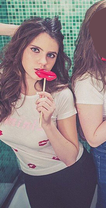 Full leaked Kara hayward private photo
