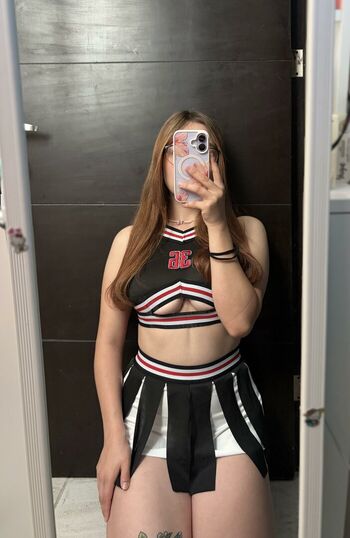 Full leaked Kareeenrobles private photo